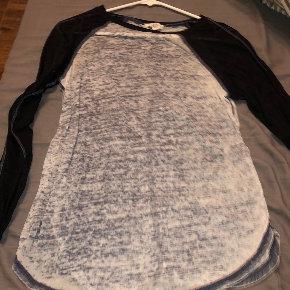 Full tilt size XS baseball tee